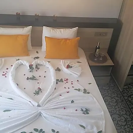 Elisa 3* Ayvalik